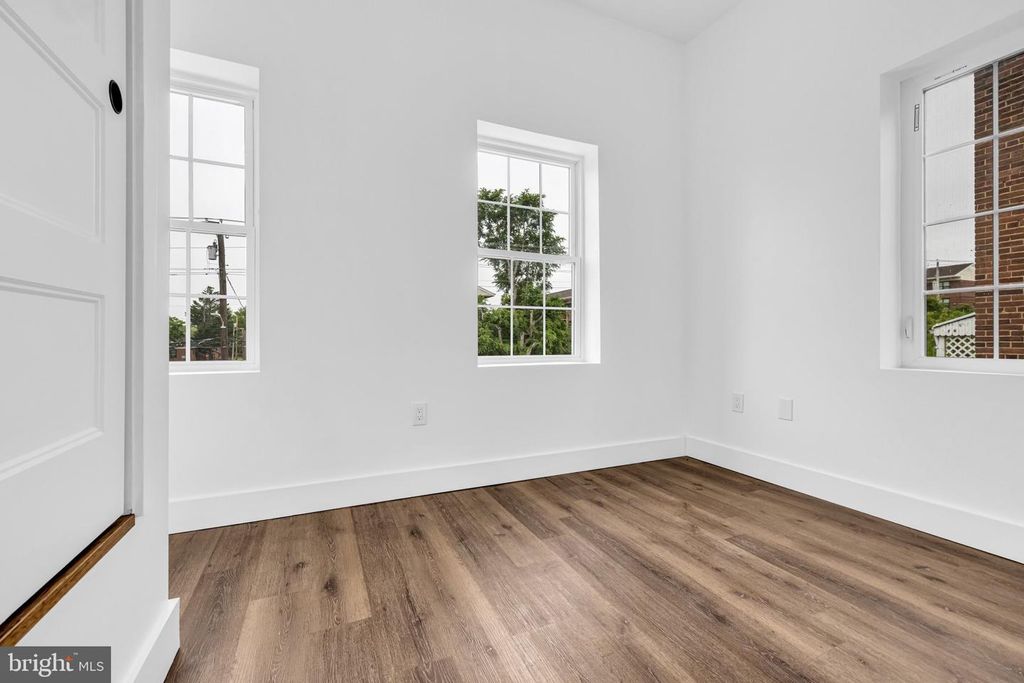 Image 17 of property listing at 2801 ROUND RD, Baltimore, MD 21225