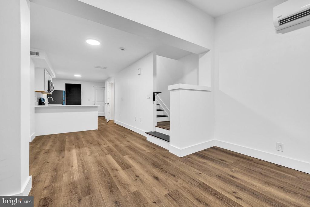 Image 3 of property listing at 2801 ROUND RD, Baltimore, MD 21225