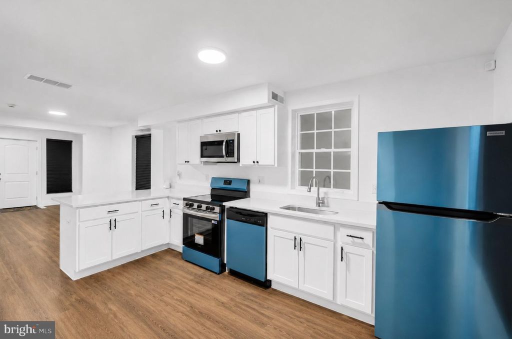 Image 6 of property listing at 2801 ROUND RD, Baltimore, MD 21225