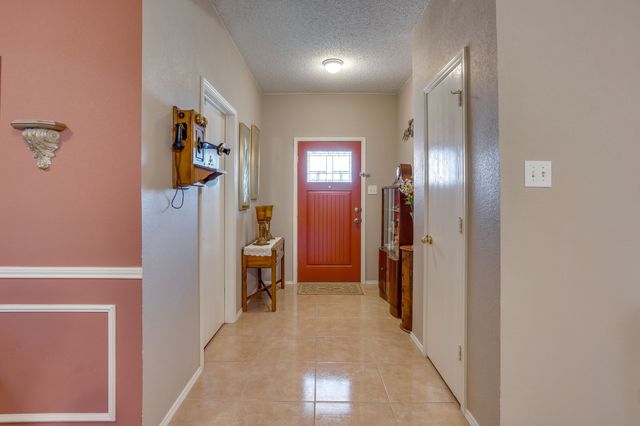 625 Creekview Drive, Burleson, TX 76028