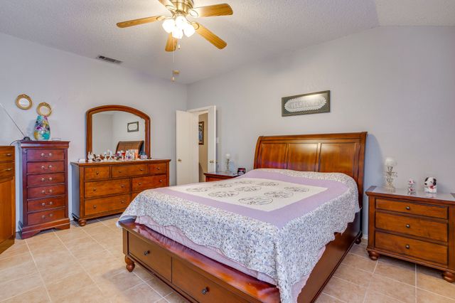 625 Creekview Drive, Burleson, TX 76028