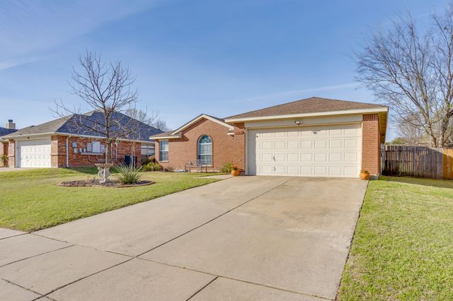 625 Creekview Drive, Burleson, TX 76028