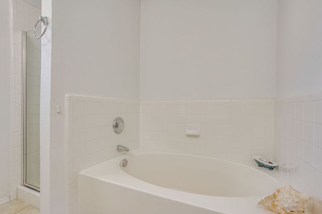 625 Creekview Drive, Burleson, TX 76028