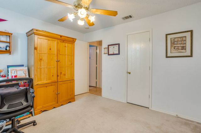 625 Creekview Drive, Burleson, TX 76028