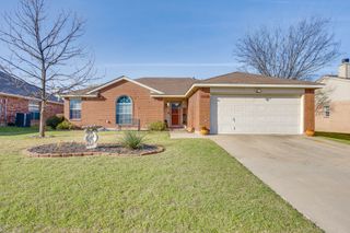 625 Creekview Drive, Burleson, TX 76028