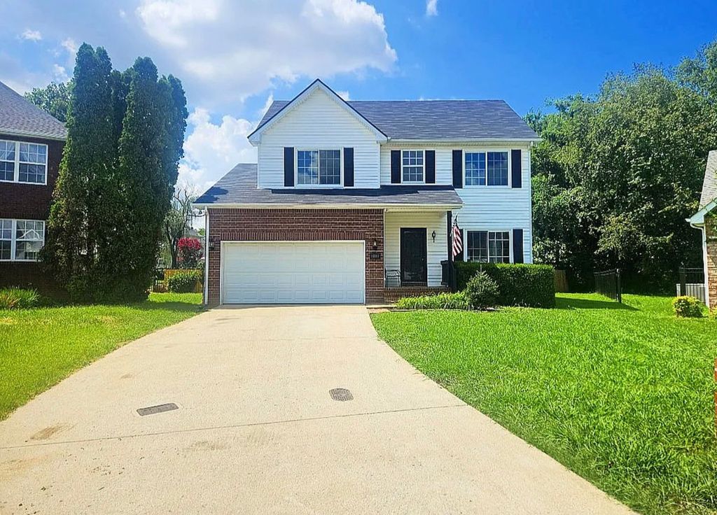 2158 Oak Hill Dr, Murfreesboro, TN 37130