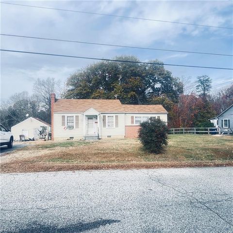 810 Walker Street, Reidsville, NC 27320