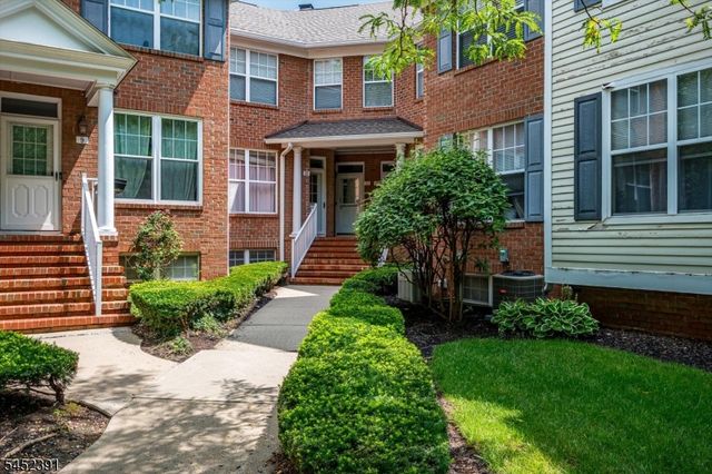 13 Franklin School Way, Metuchen Boro, NJ 08840