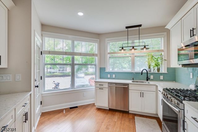 13 Franklin School Way, Metuchen Boro, NJ 08840