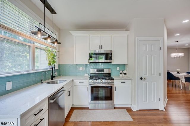 13 Franklin School Way, Metuchen Boro, NJ 08840