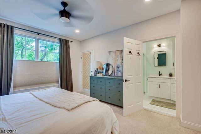 13 Franklin School Way, Metuchen Boro, NJ 08840