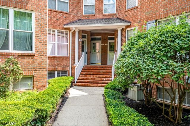 13 Franklin School Way, Metuchen Boro, NJ 08840