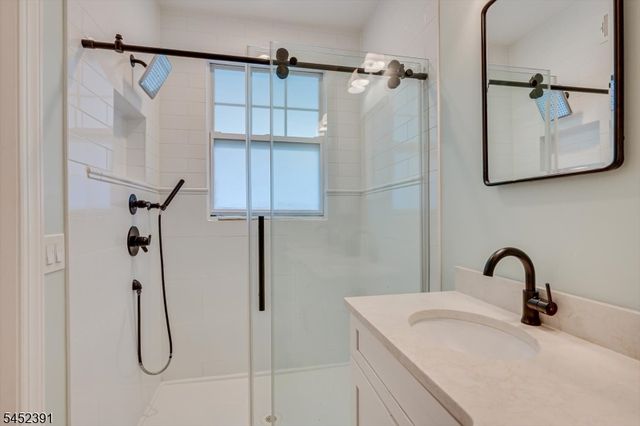 13 Franklin School Way, Metuchen Boro, NJ 08840