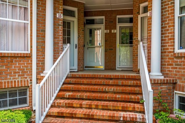 13 Franklin School Way, Metuchen Boro, NJ 08840