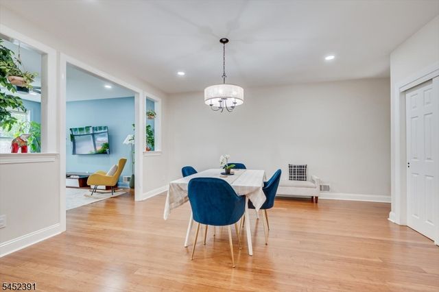 13 Franklin School Way, Metuchen Boro, NJ 08840