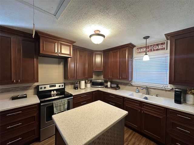 4025 395, Buffalo, TX 75831