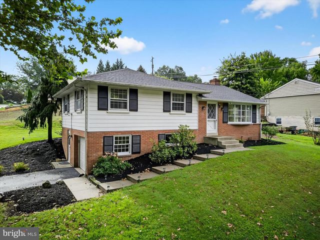 880 CORVAIR RD, Lancaster, PA 17601