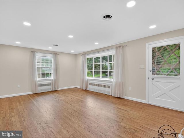 880 CORVAIR RD, Lancaster, PA 17601