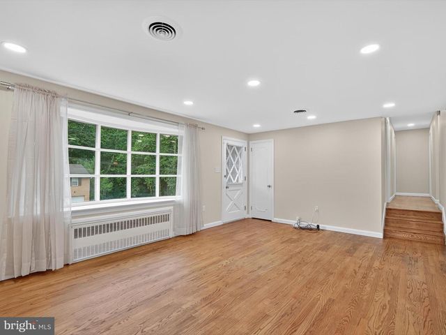 880 CORVAIR RD, Lancaster, PA 17601