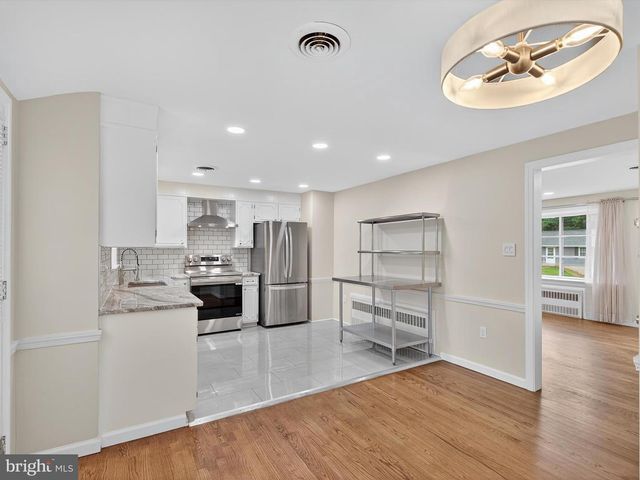 880 CORVAIR RD, Lancaster, PA 17601