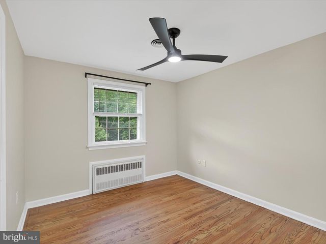 880 CORVAIR RD, Lancaster, PA 17601