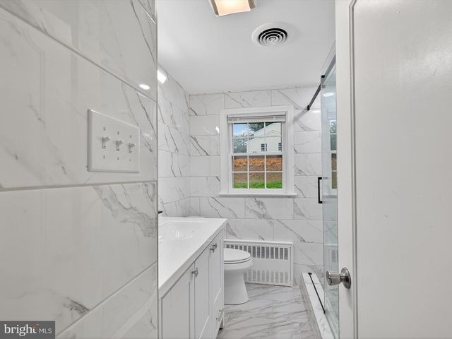 880 CORVAIR RD, Lancaster, PA 17601