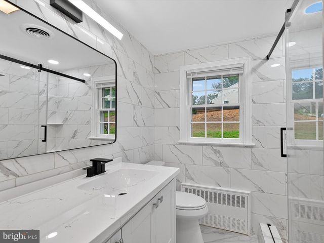 880 CORVAIR RD, Lancaster, PA 17601