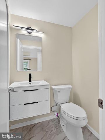 880 CORVAIR RD, Lancaster, PA 17601