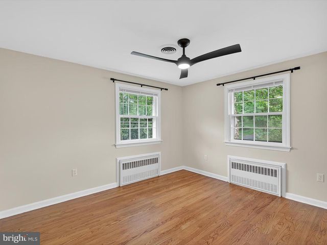 880 CORVAIR RD, Lancaster, PA 17601