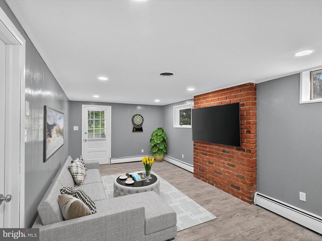 880 CORVAIR RD, Lancaster, PA 17601