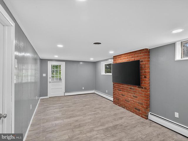 880 CORVAIR RD, Lancaster, PA 17601