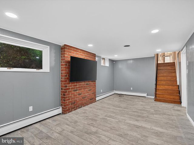 880 CORVAIR RD, Lancaster, PA 17601