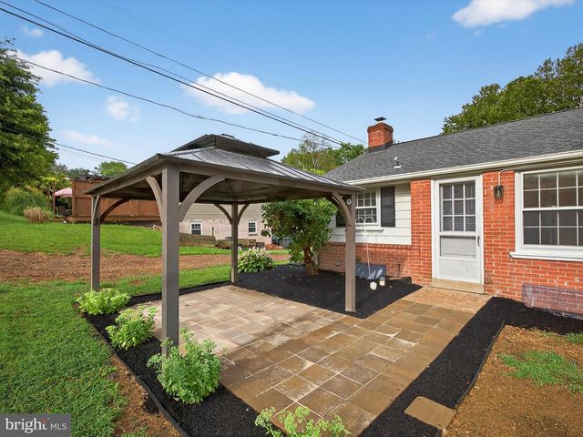 880 CORVAIR RD, Lancaster, PA 17601