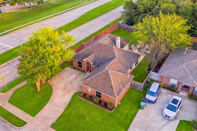 1968 Hobart Lane, Lewisville, TX 75067