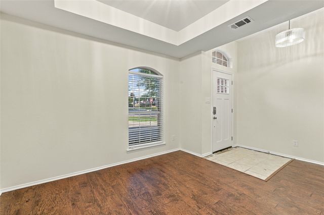 1968 Hobart Lane, Lewisville, TX 75067