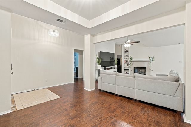 1968 Hobart Lane, Lewisville, TX 75067