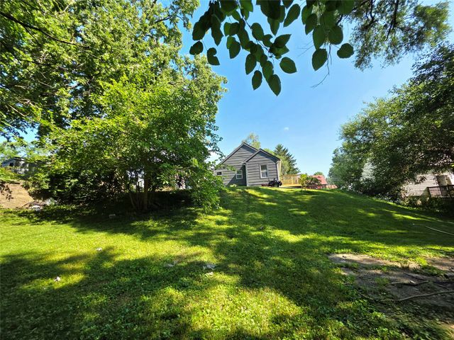 804 Philip Street, Des Moines, IA 50315