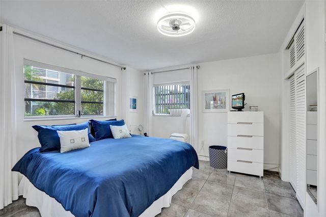 17001 NE 13th Ave 104, Miami, FL 33162