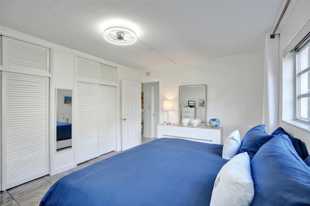 17001 NE 13th Ave 104, Miami, FL 33162