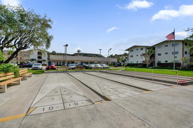 17001 NE 13th Ave 104, Miami, FL 33162