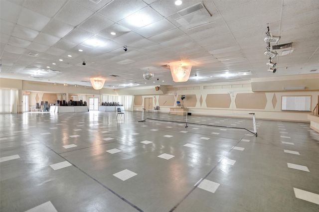 17001 NE 13th Ave 104, Miami, FL 33162