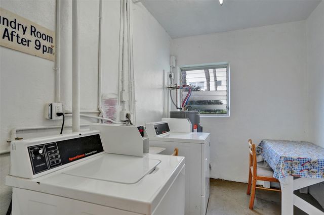 17001 NE 13th Ave 104, Miami, FL 33162