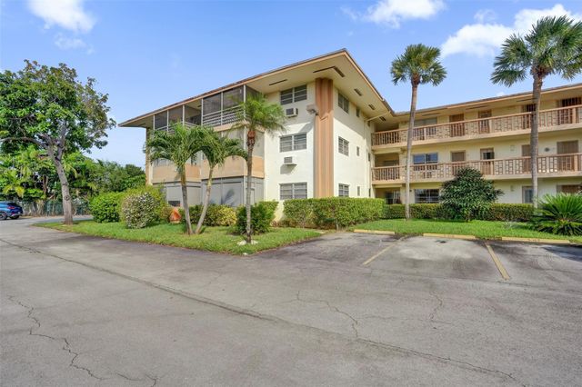 17001 NE 13th Ave 104, Miami, FL 33162