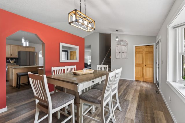 1244 Granada Circle N, Oakdale, MN 55128