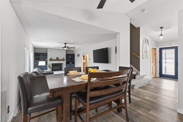 1244 Granada Circle N, Oakdale, MN 55128