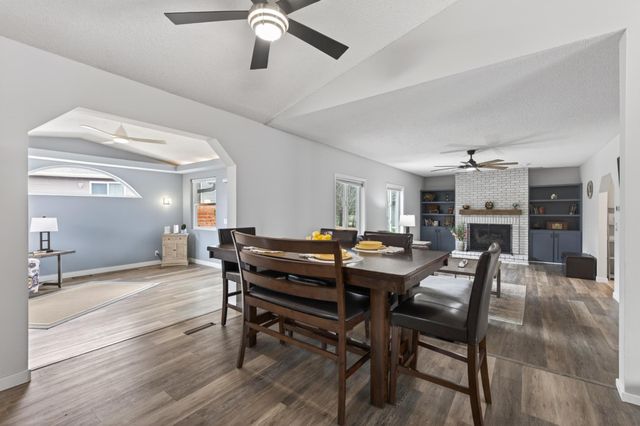 1244 Granada Circle N, Oakdale, MN 55128