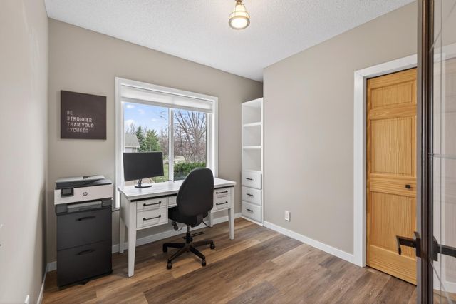 1244 Granada Circle N, Oakdale, MN 55128