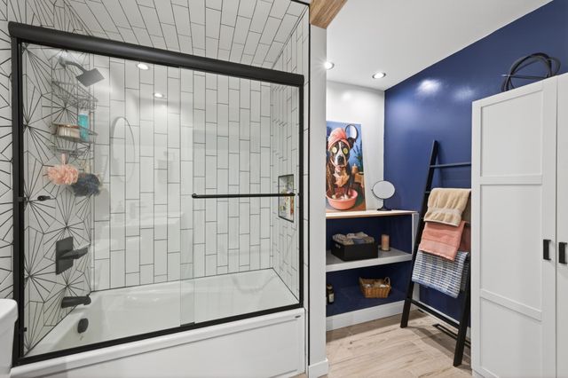 1244 Granada Circle N, Oakdale, MN 55128