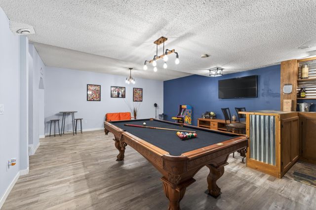 1244 Granada Circle N, Oakdale, MN 55128