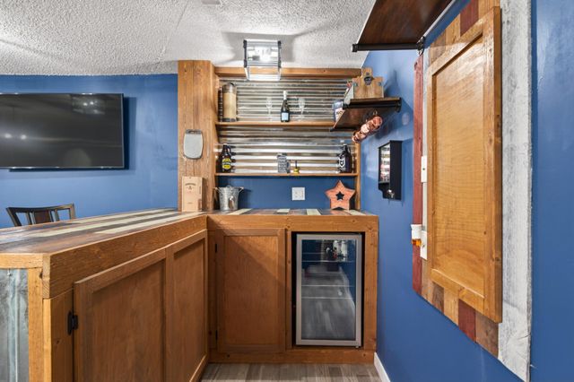 1244 Granada Circle N, Oakdale, MN 55128